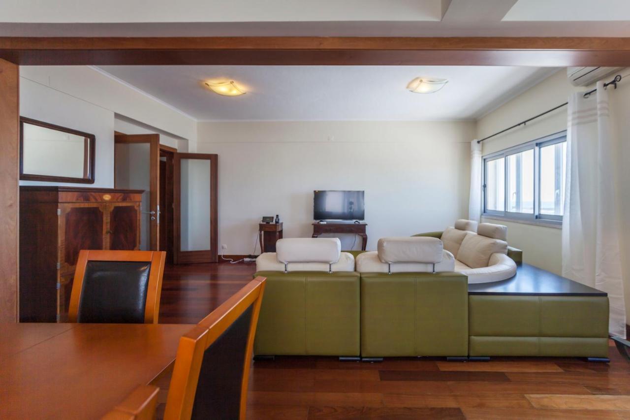 Deluxe Marina Apartment
