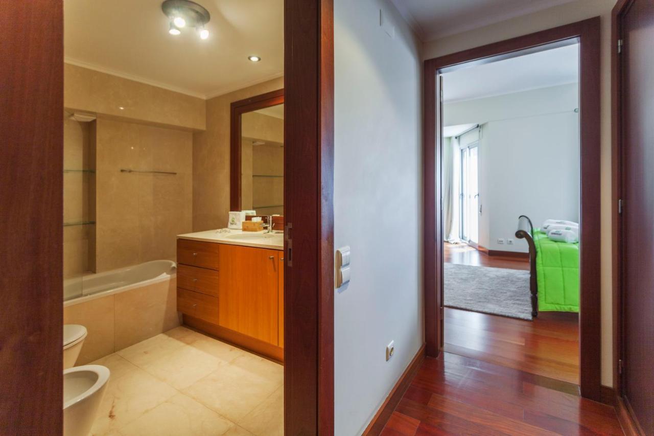 Deluxe Marina Apartment *